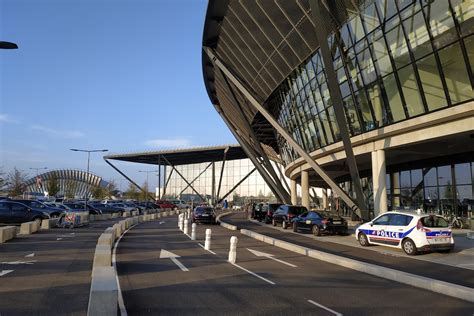 grève aéroport lyon